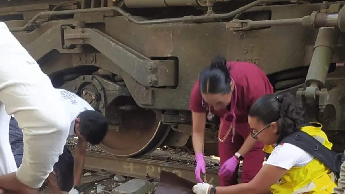 Un hombre cruzó las vías del tren en la colonia San Antonio Abad y fue alcanzado por la locomotora